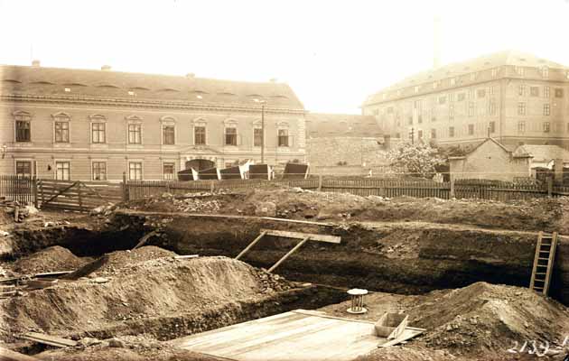 rok 1937 - zklady nov chmelask budovy
