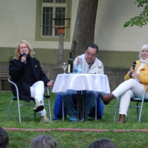 Zleva Jitka Asterov, Petr Mcha a Hana kov. 