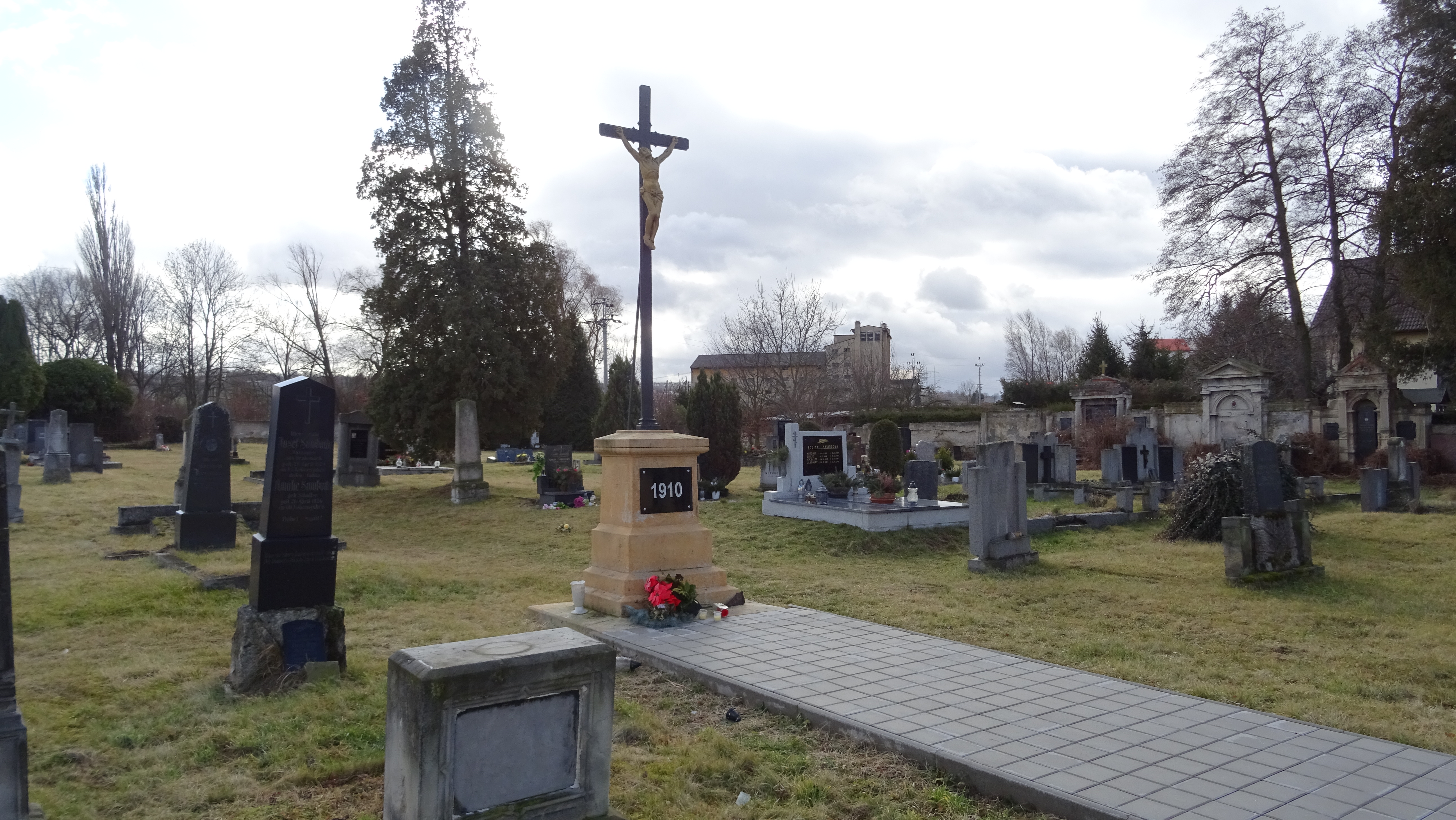 Rodina Dammů měla hrobku  na hřbitově Liběšicích - dosud nevíme kde