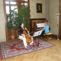 Koncert Olgy Šelembové, která zahrála na violoncello v doprovodu klavíru 