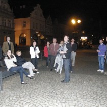Konec Muzejní noci byl naplánován na 24.00, kdy se z radniční věže ozvala znělka a hlas Boreše, který poslal návštěvníky domů. 