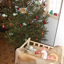 Vánočně nazdobený stromeček v Křížově vile. 