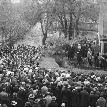 Oslavy 100. výročí narození Hanse Kudlicha v Žatci na fotografii z roku 1923.  