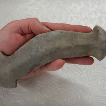 Unikátní sekeromlat s čepcem představoval před 5500 lety smrtonosnou zbraň. (Foto: archiv muzea v Žatci)