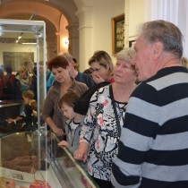 Návštěvníci se seznámí s historií Jitřenky, členy, loutkami i maňásky. 