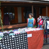 Módní přehlídka oděvů pro děti spojená s prodejem od V. Lhotské. 