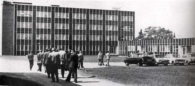 Výzkumný ústav při slavnostním otevření v r.1974