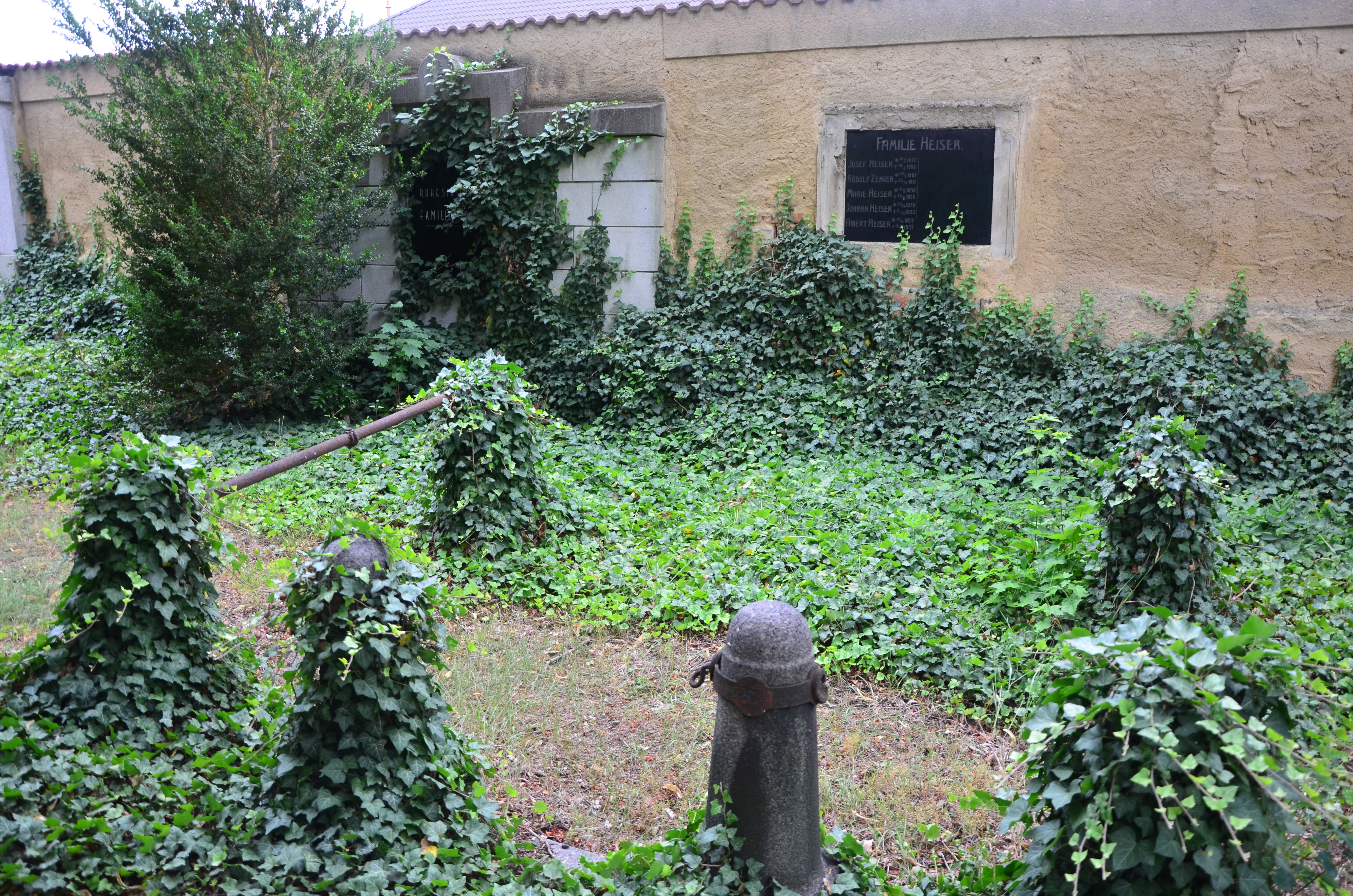 Hrob rodiny Heiserů na žateckém hřbitově