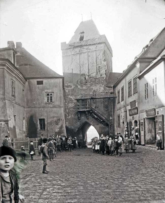 Kněžská brána - pohled od východu (začátek 20.století)