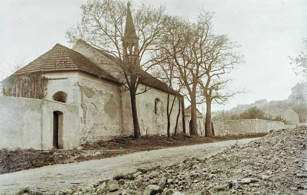 Kostel sv. Jana Křtitele v Mlynářích - pohled od východu z dnešní ulice Adolfa Heyduka